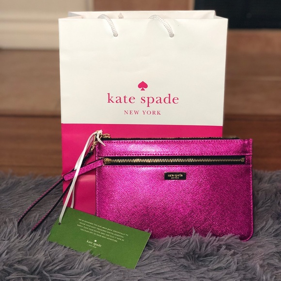 kate spade Handbags - NWT Kate Spade Wristlet!
